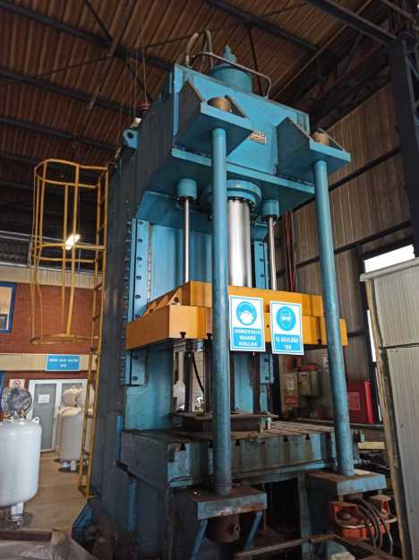 Picture of 250 Tonne C-Type Hydraulic Press 