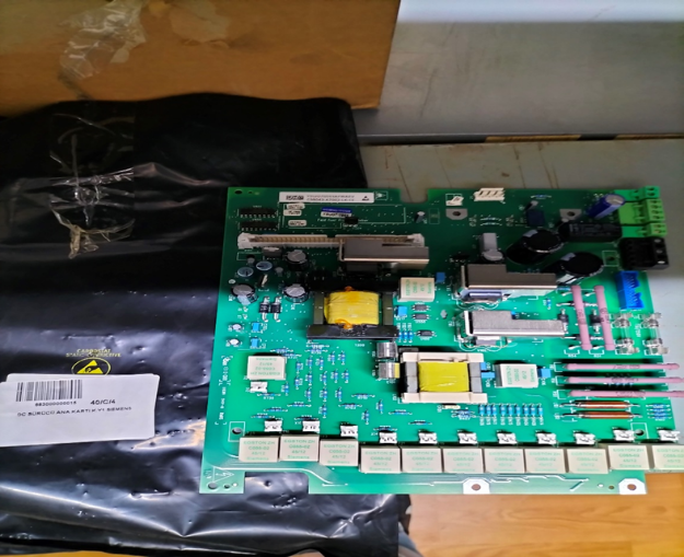 Picture of DC DRIVER MOTHER BOARD K.Y1 SIEMENS