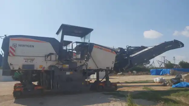 Picture of WIRTGEN ASPHALT MILLING MACHINE W200F