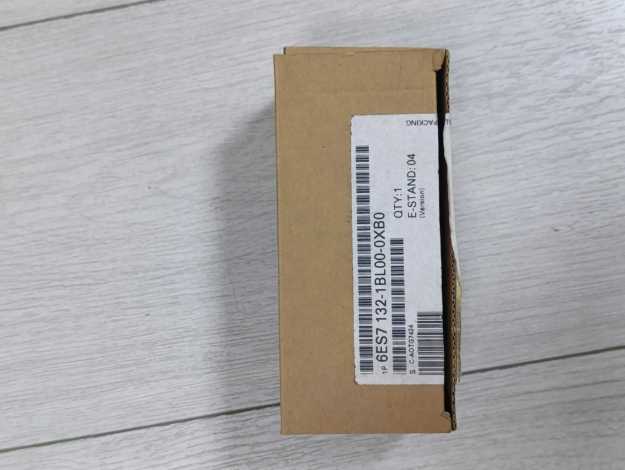 Picture of SIEMENS ***Spare part*** SIMATIC DP, electronic module for ET 200L 32 DO, 24 V DC/0.5 A 6ES7132-1BL00-0XB0