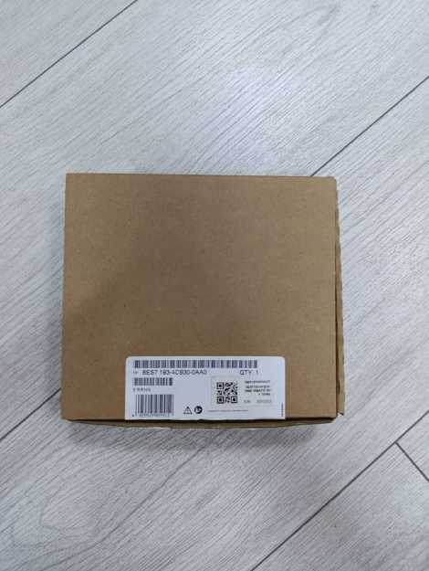 Picture of SIEMENS SIMATIC DP, 5 Terminal Modules TM-E15C24-01 For ET 200S, 2x4 Klemensli Basmalı Tip  6ES7193-4CB30-0AA0