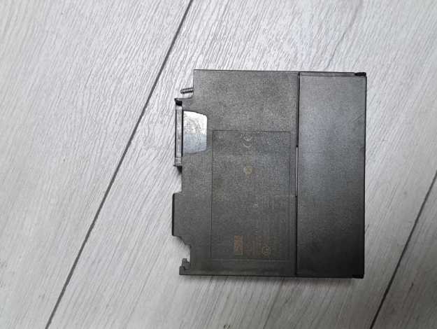 Picture of SIEMENS SIMATIC S7-300, Digital module SM 323, isolated, 8DI and 8DO, 24 V DC, 0.5 A Total current 2A, 1x 20-pole 6ES7323-1BH01-0AA0